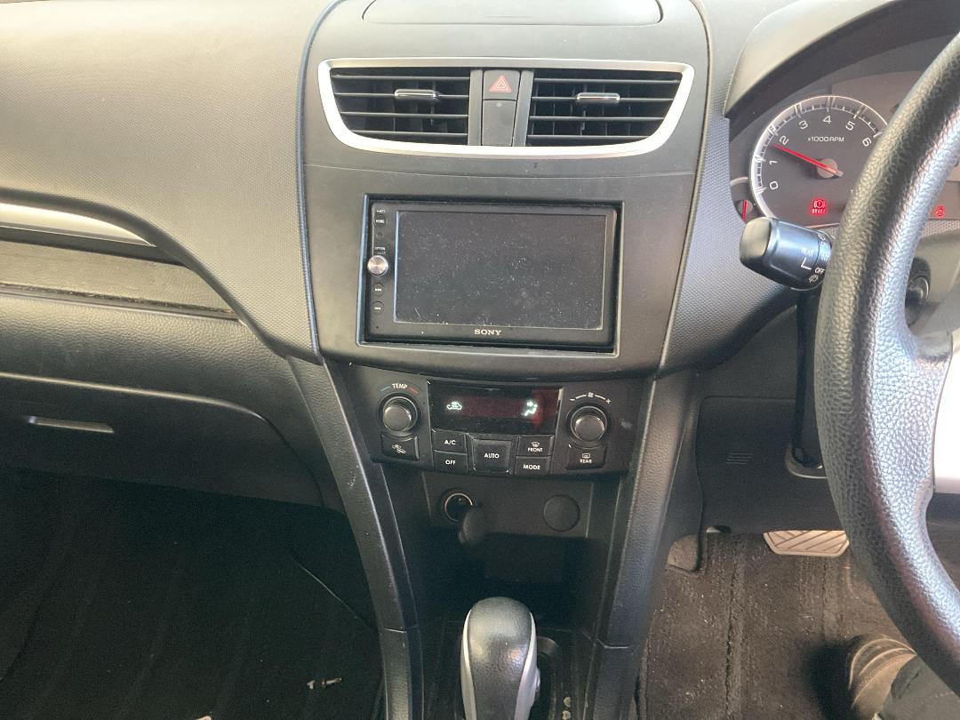 Photo '25' of Suzuki Swift