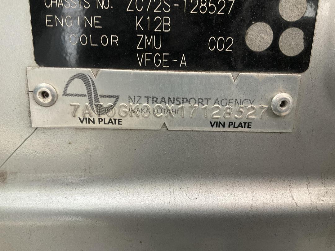 Photo '30' of Suzuki Swift