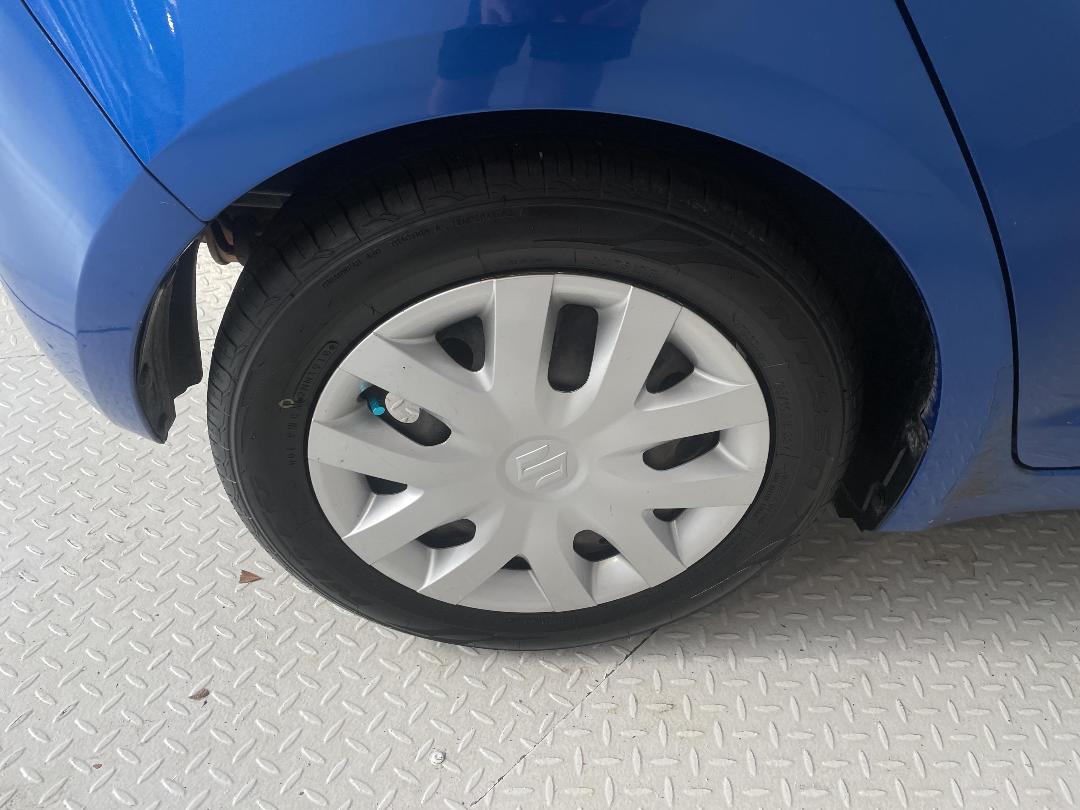 Photo '12' of Suzuki Swift