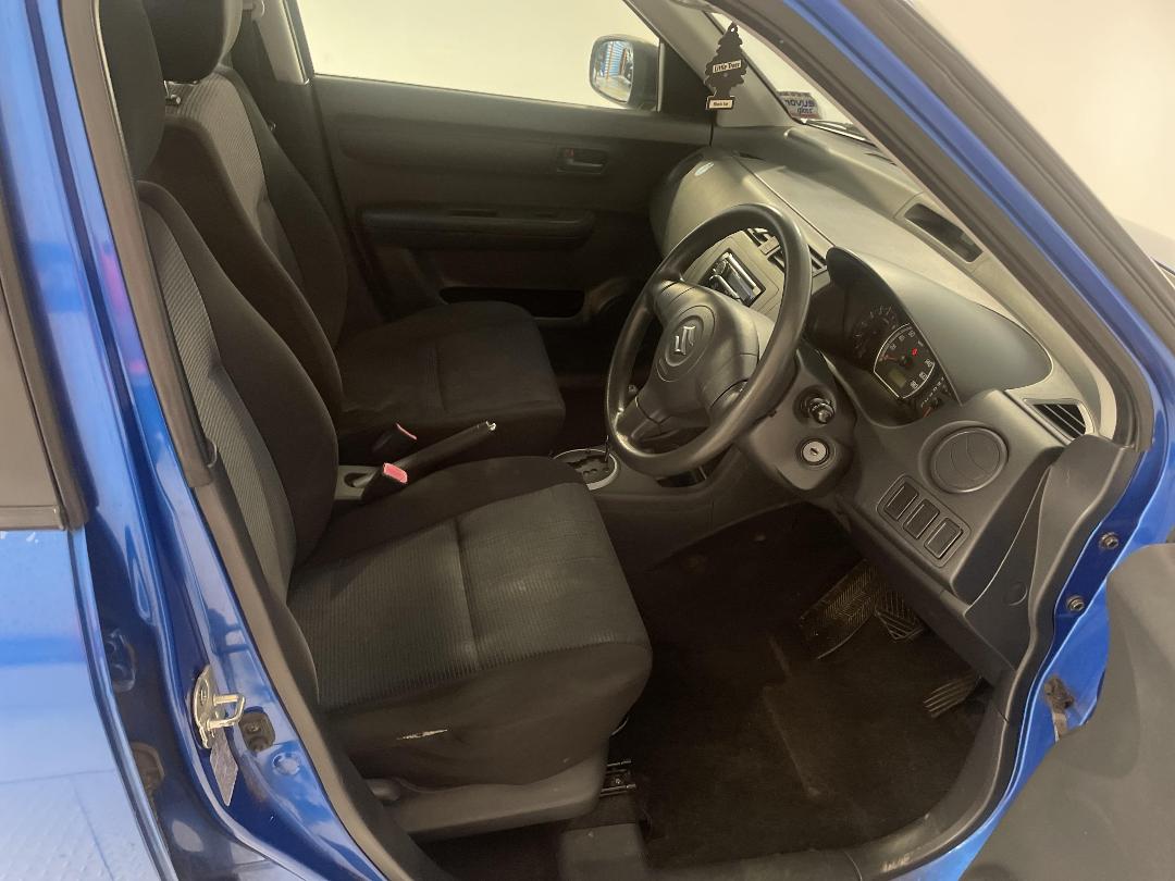 Photo '16' of Suzuki Swift