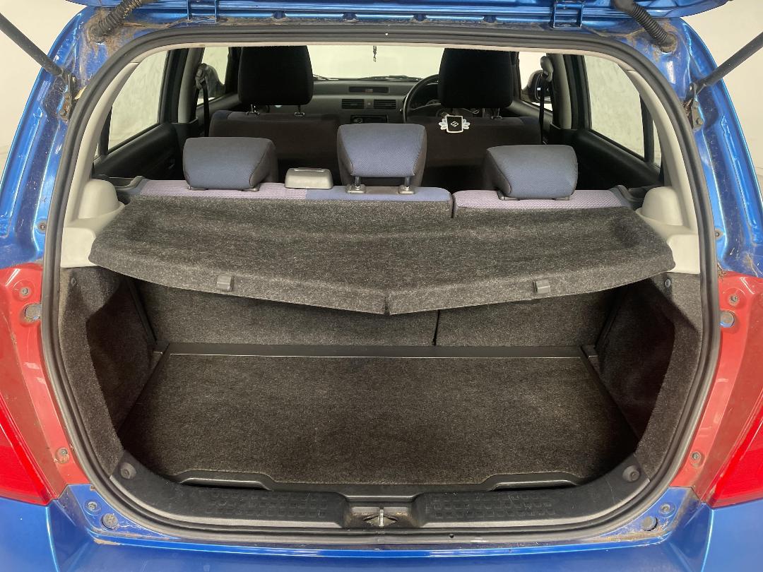 Photo '14' of Suzuki Swift