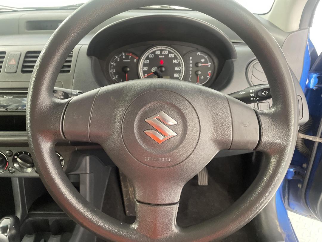 Photo '24' of Suzuki Swift