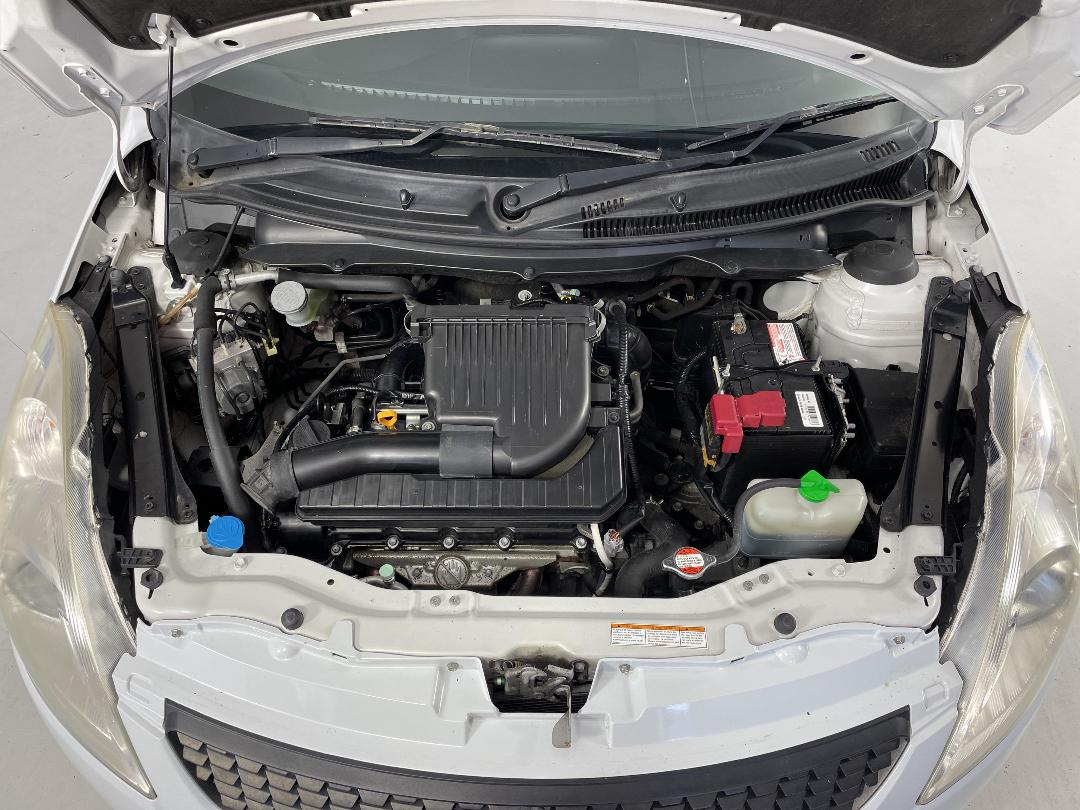 Photo '13' of Suzuki Swift