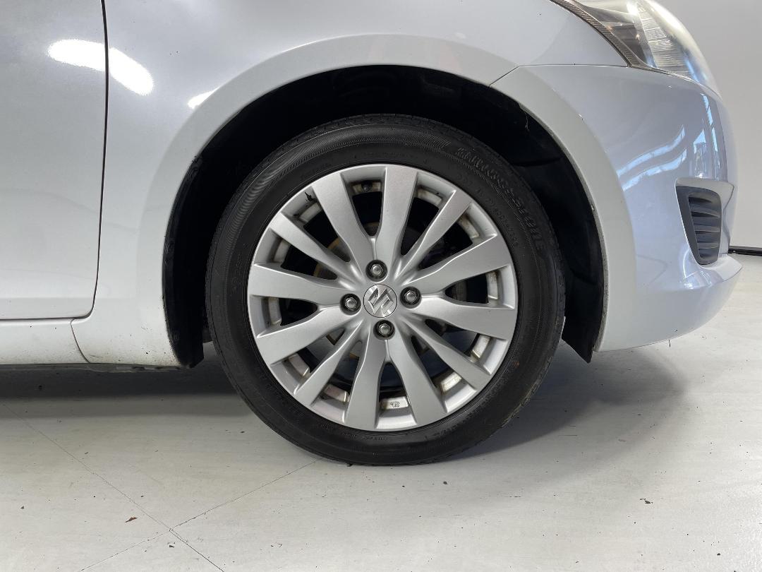 Photo '9' of Suzuki Swift