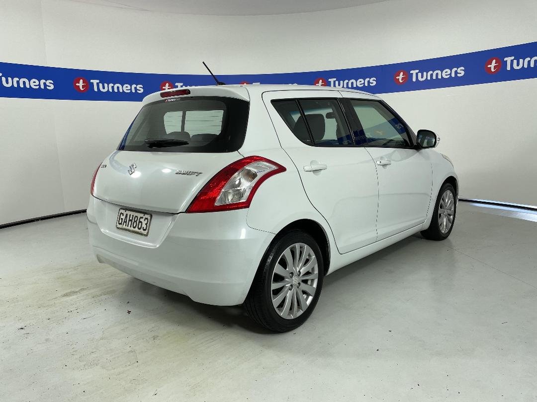 Photo '7' of Suzuki Swift