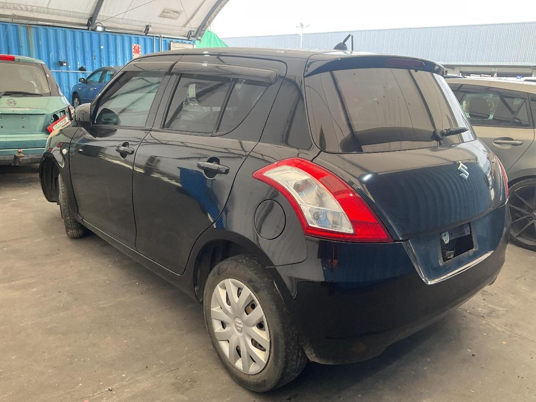 Photo '8' of Suzuki Swift