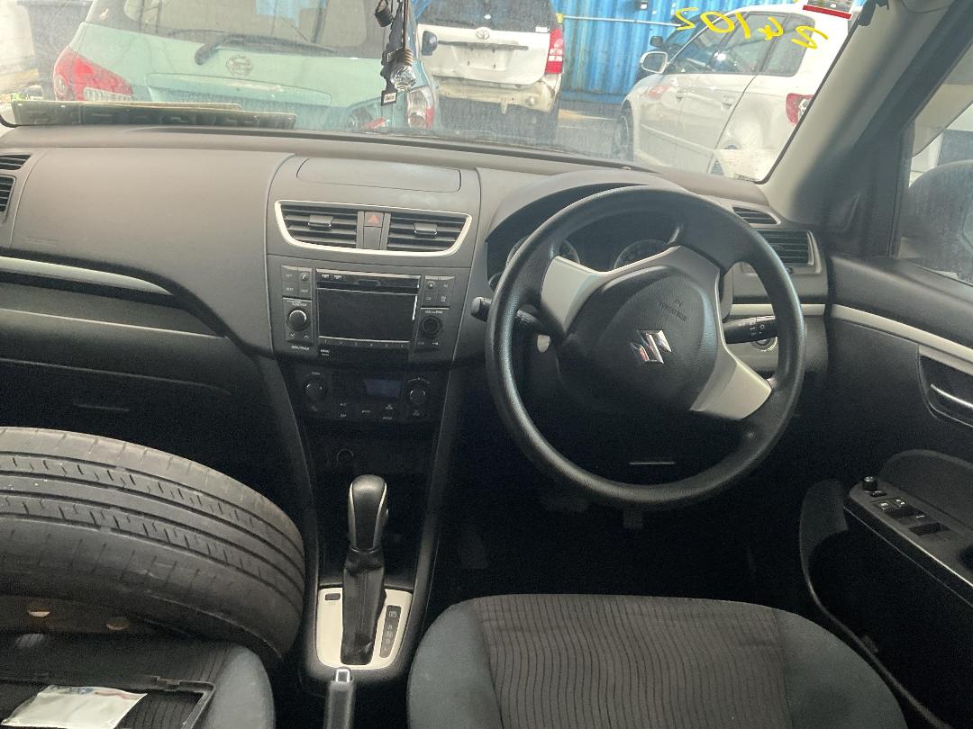 Photo '15' of Suzuki Swift