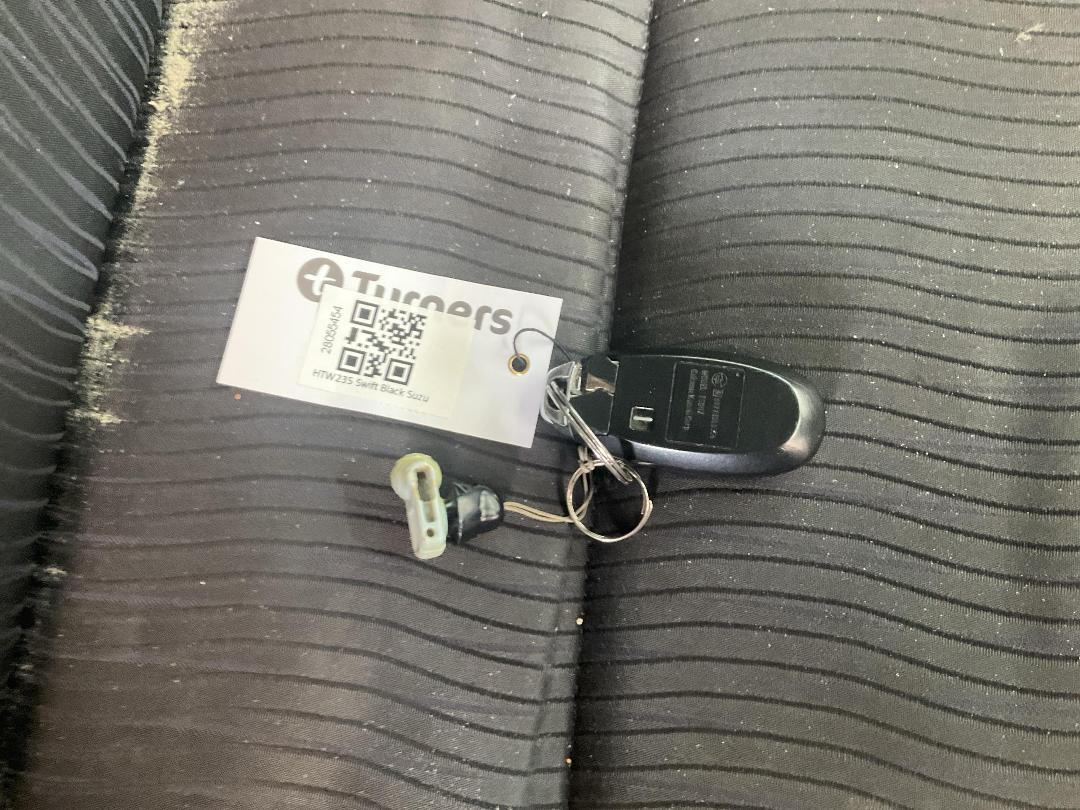 Photo '19' of Suzuki Swift