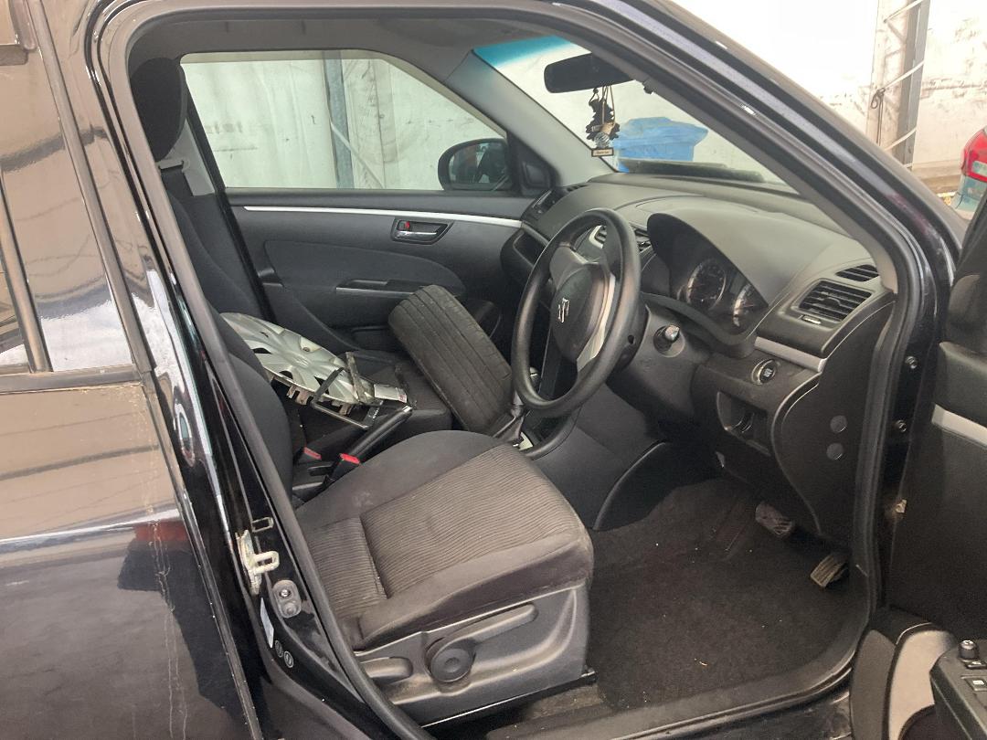 Photo '17' of Suzuki Swift