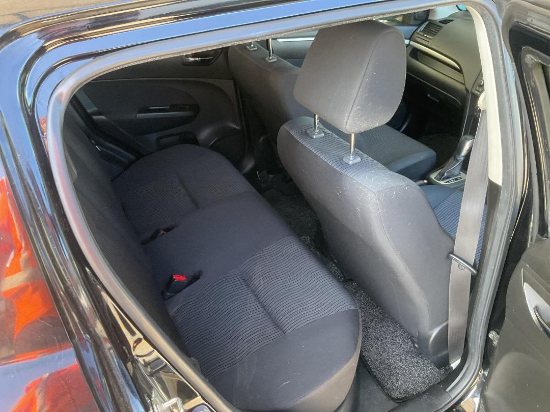 Photo '20' of Suzuki Swift