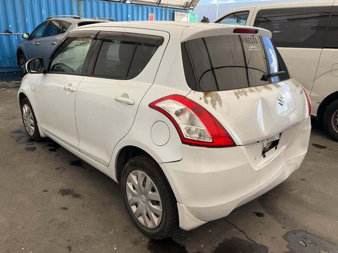 Photo '7' of Suzuki Swift