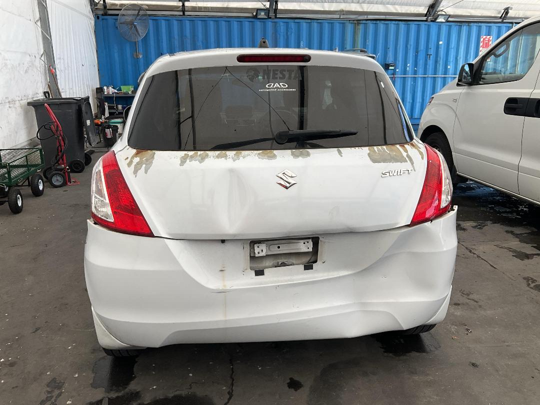 Photo '8' of Suzuki Swift