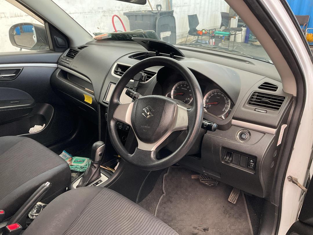 Photo '16' of Suzuki Swift