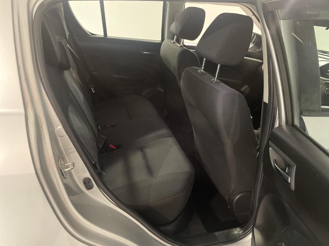 Photo '20' of Suzuki Swift Photo '20' of Suzuki Swift