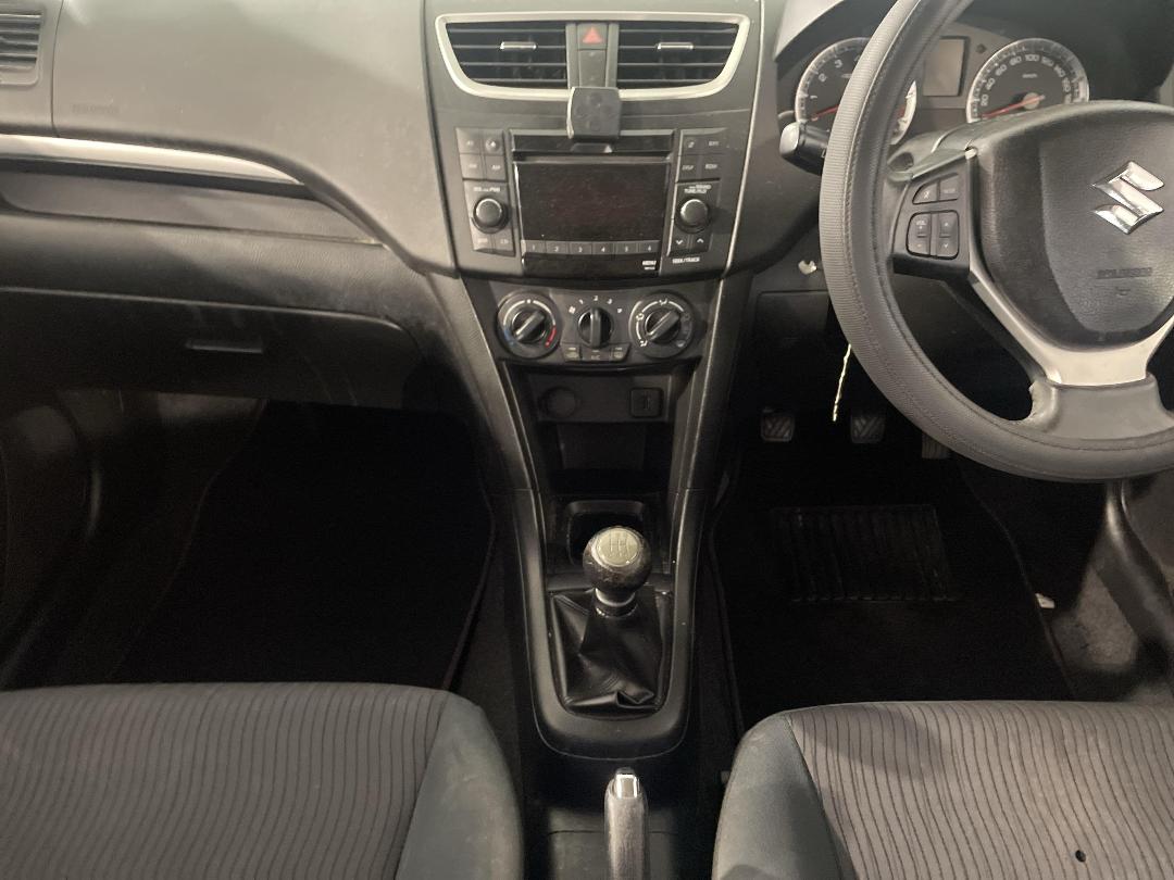 Photo '18' of Suzuki Swift Photo '18' of Suzuki Swift