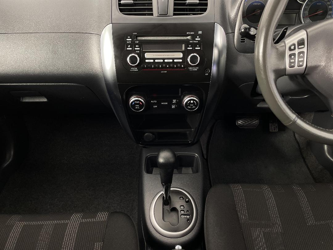 Photo '18' of Suzuki SX4