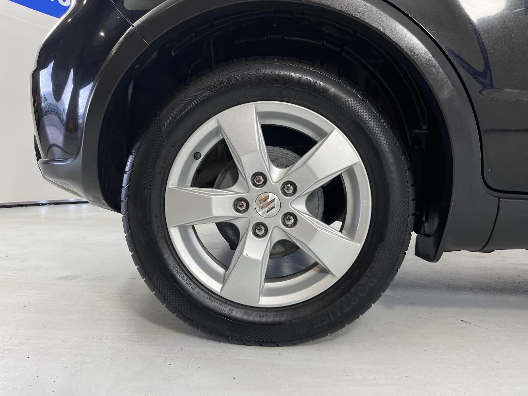 Photo '12' of Suzuki SX4