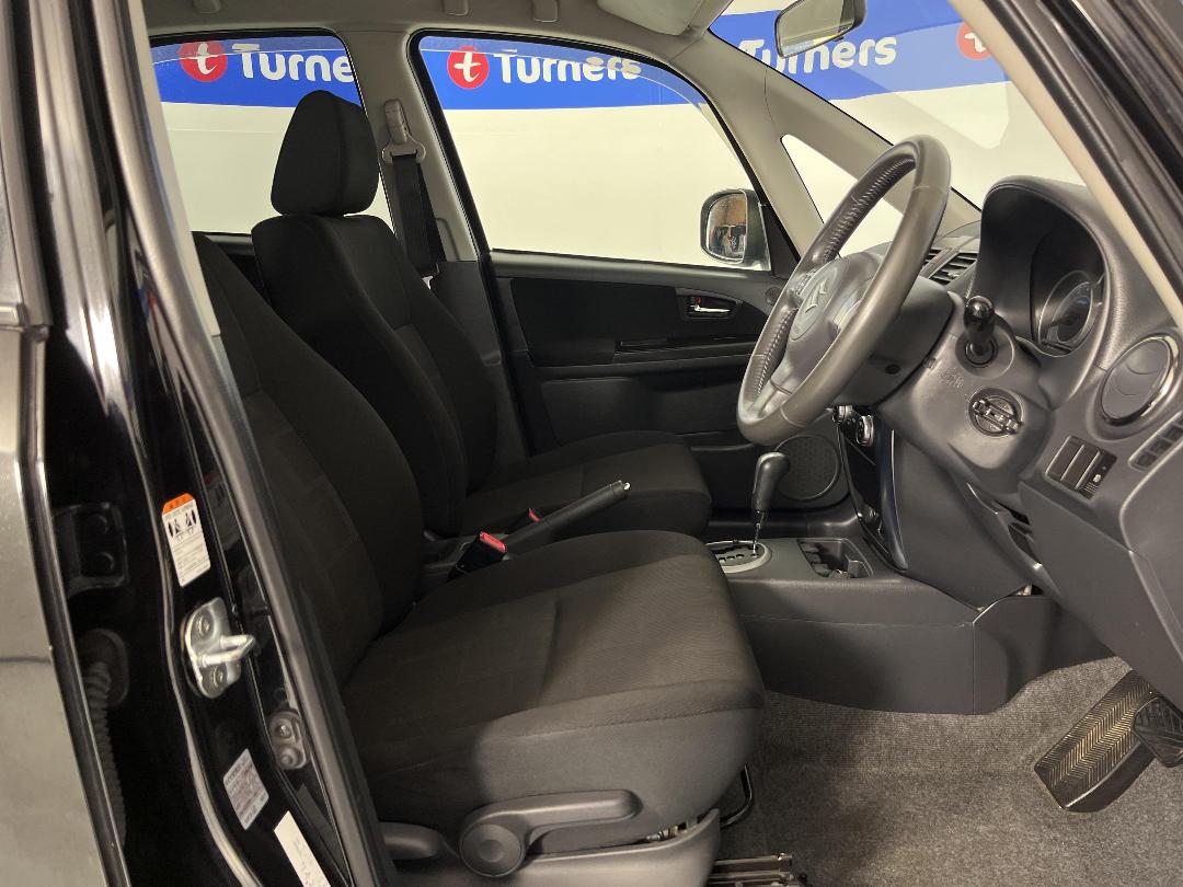 Photo '16' of Suzuki SX4