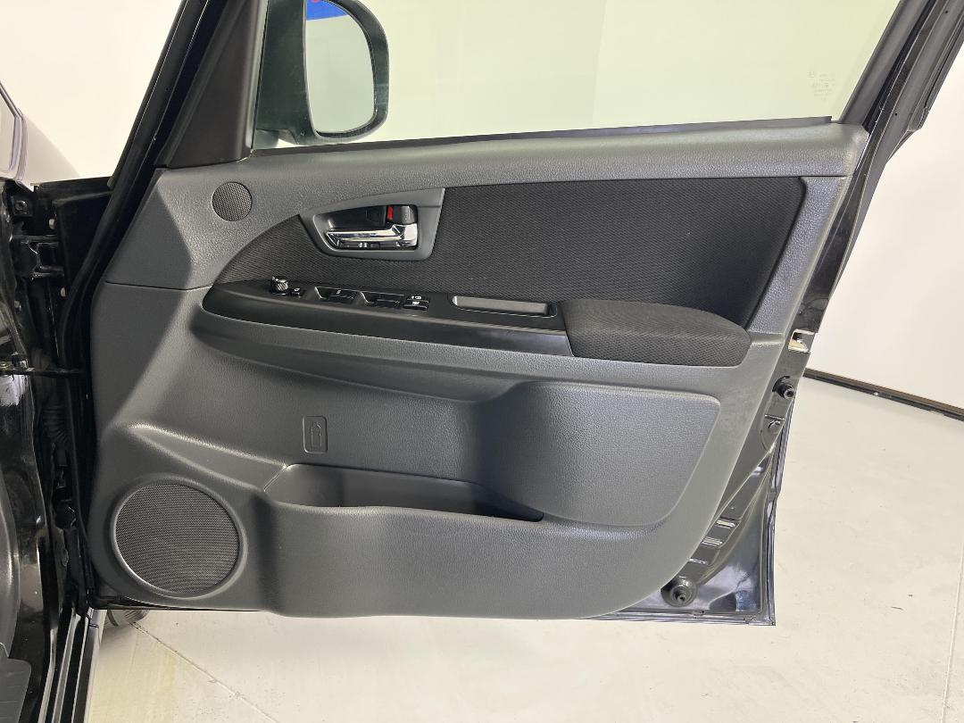 Photo '15' of Suzuki SX4