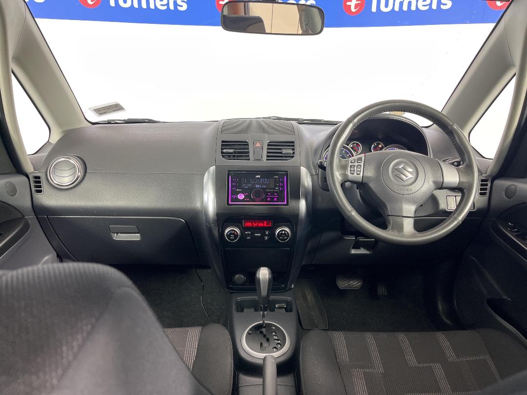 Photo '17' of Suzuki SX4