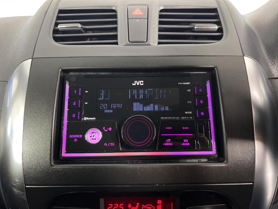 Photo '24' of Suzuki SX4