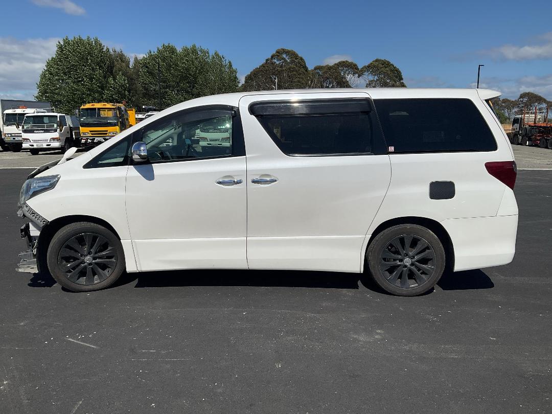 Photo '6' of Toyota Alphard