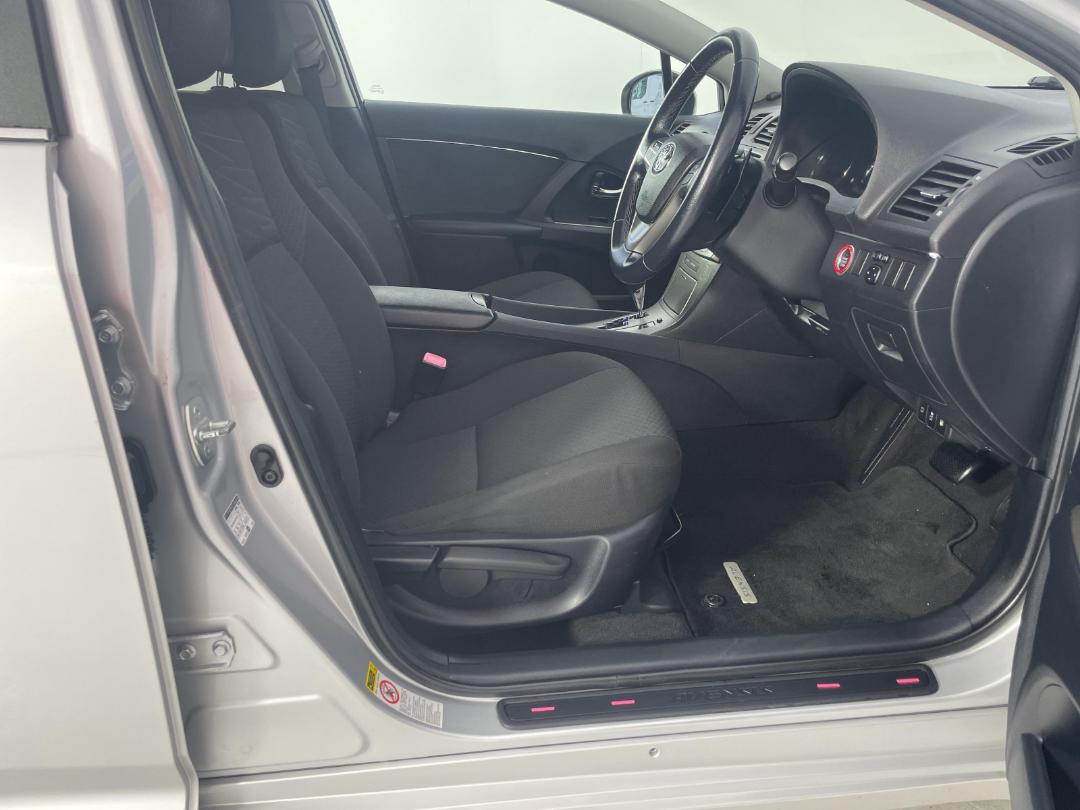 Photo '16' of Toyota Avensis Photo '16' of Toyota Avensis