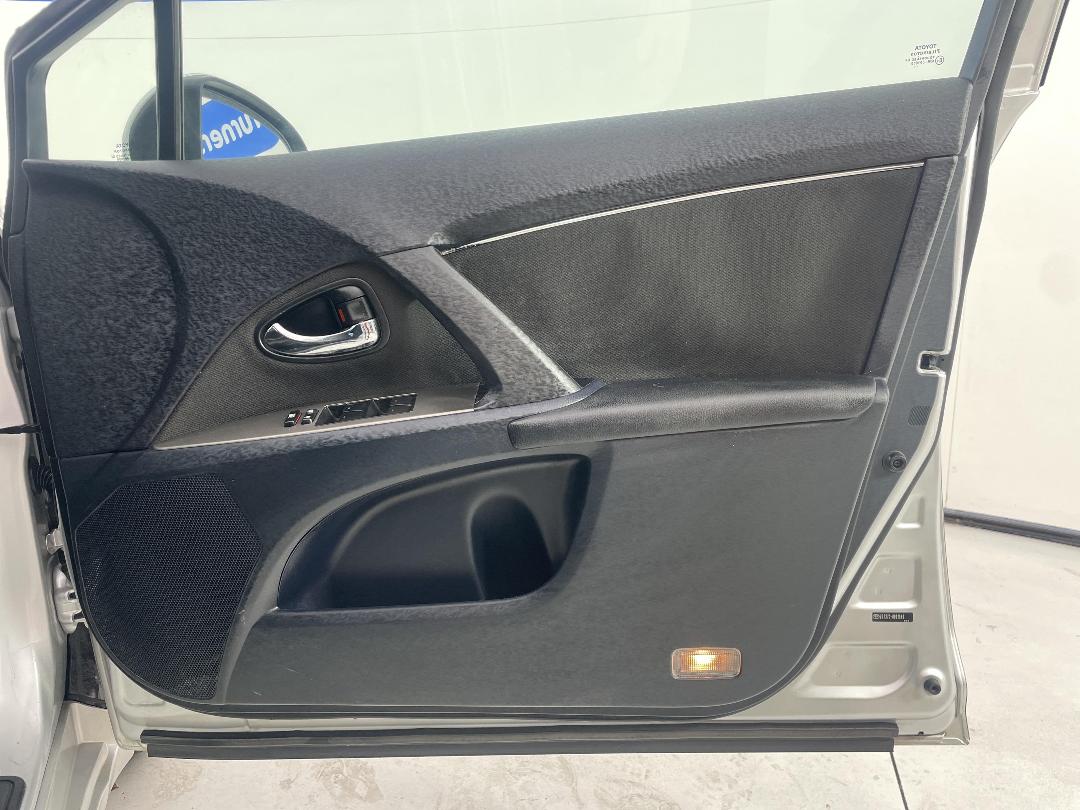 Photo '15' of Toyota Avensis