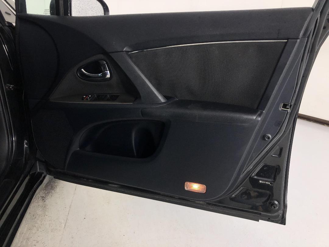 Photo '15' of Toyota Avensis