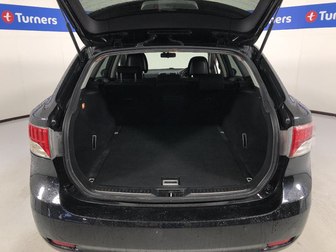 Photo '14' of Toyota Avensis