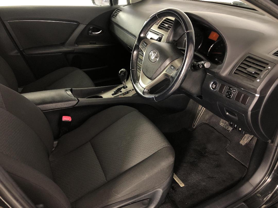 Photo '16' of Toyota Avensis