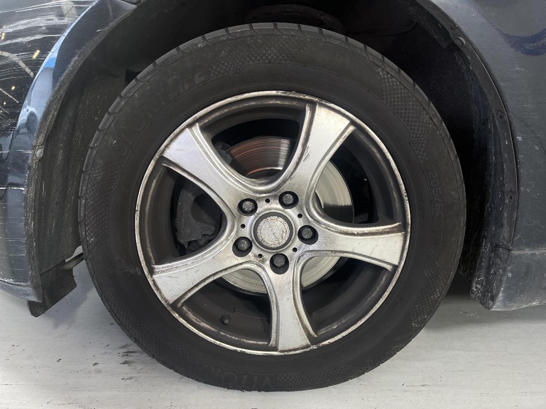 Photo '8' of Toyota Avensis