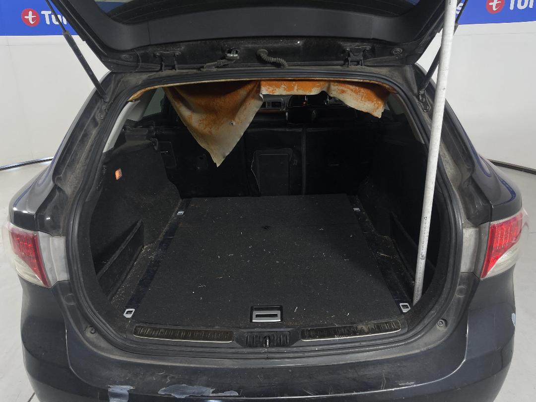 Photo '12' of Toyota Avensis