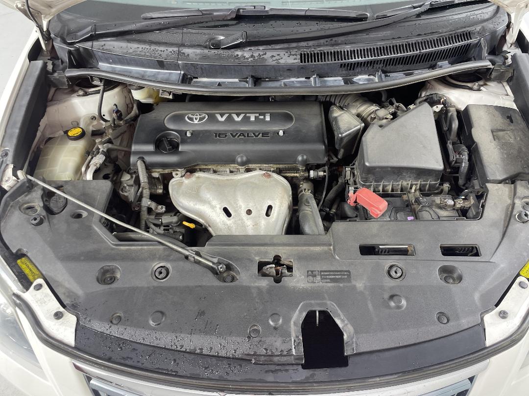 Photo '13' of Toyota Blade Photo '13' of Toyota Blade