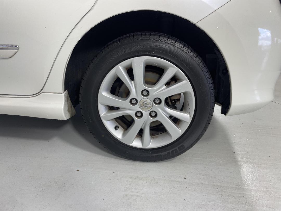 Photo '11' of Toyota Blade Photo '11' of Toyota Blade