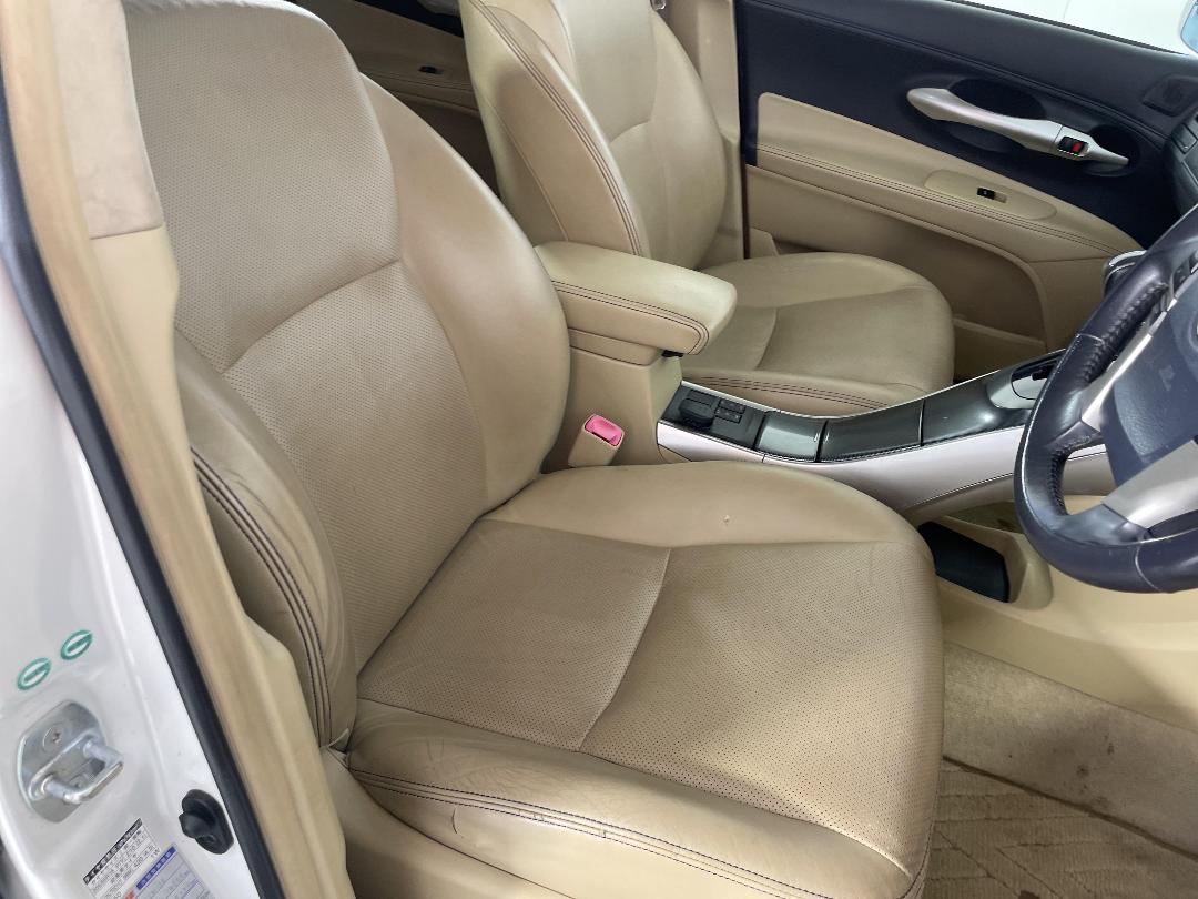 Photo '16' of Toyota Blade Photo '16' of Toyota Blade