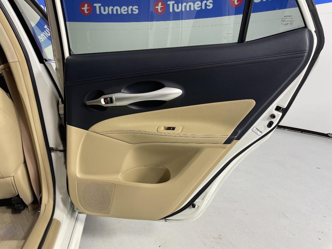 Photo '19' of Toyota Blade Photo '19' of Toyota Blade