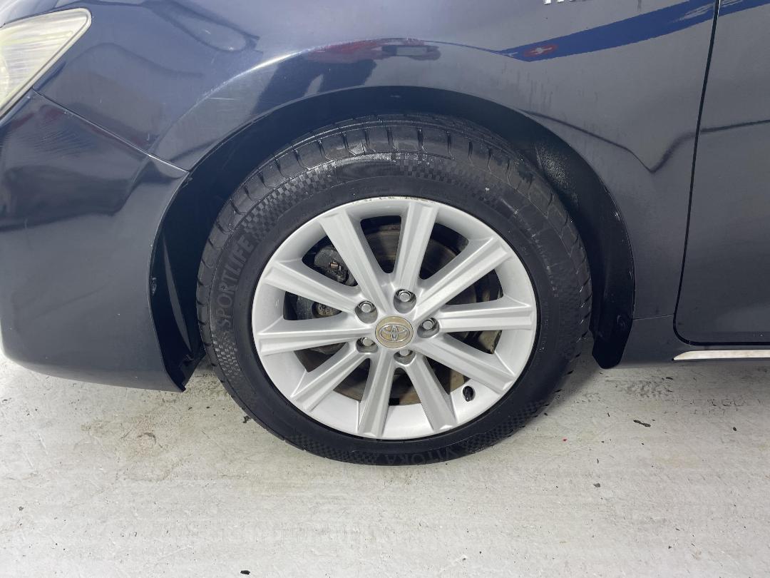 Photo '10' of Toyota Camry