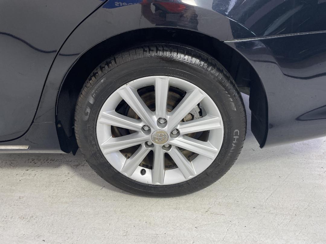 Photo '11' of Toyota Camry