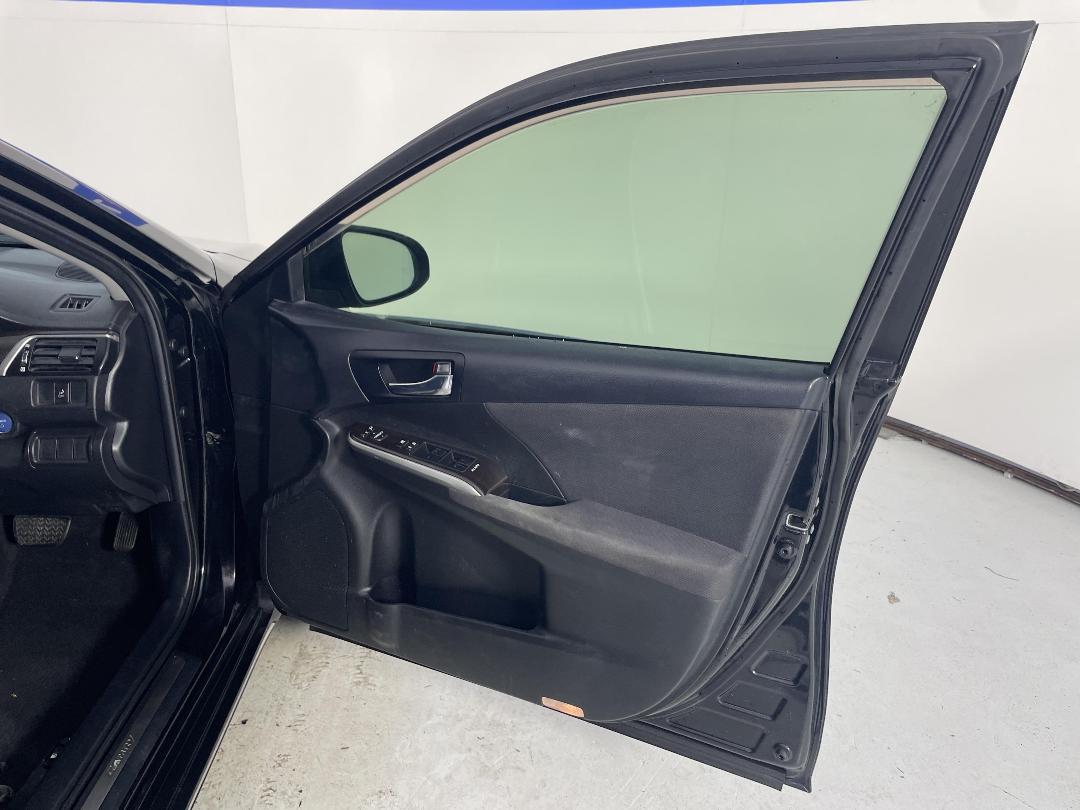 Photo '15' of Toyota Camry