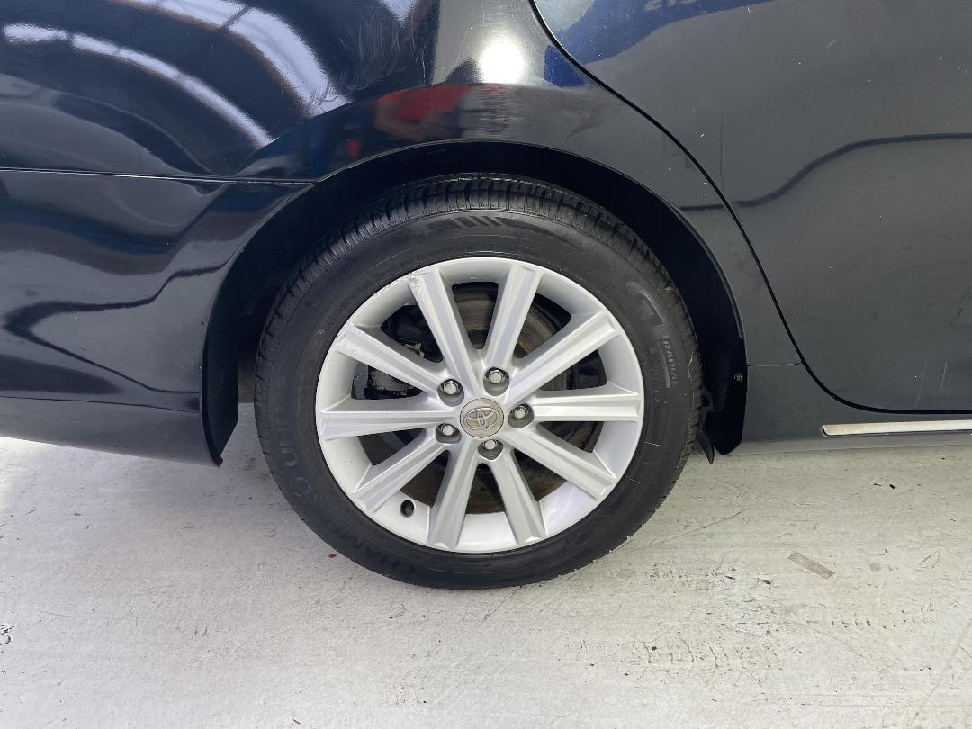 Photo '12' of Toyota Camry