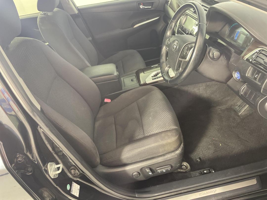 Photo '16' of Toyota Camry