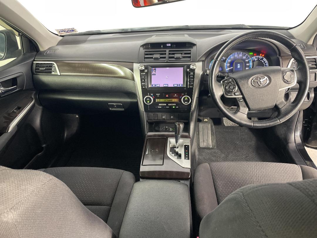 Photo '17' of Toyota Camry