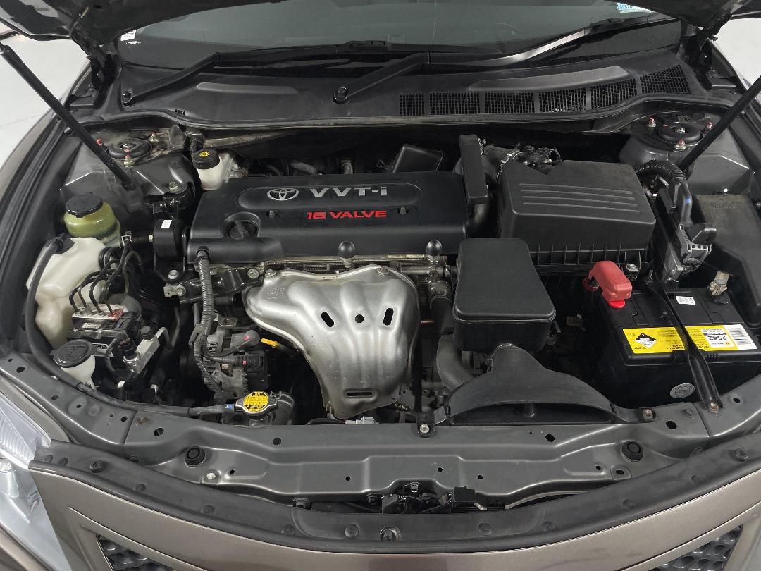 Photo '13' of Toyota Camry