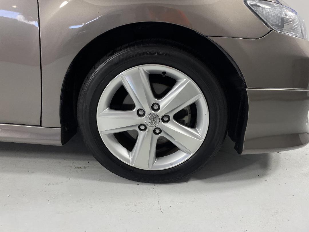 Photo '9' of Toyota Camry