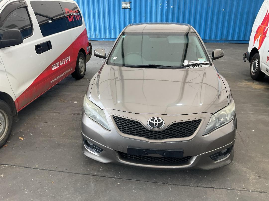 Photo '4' of Toyota Camry Sport