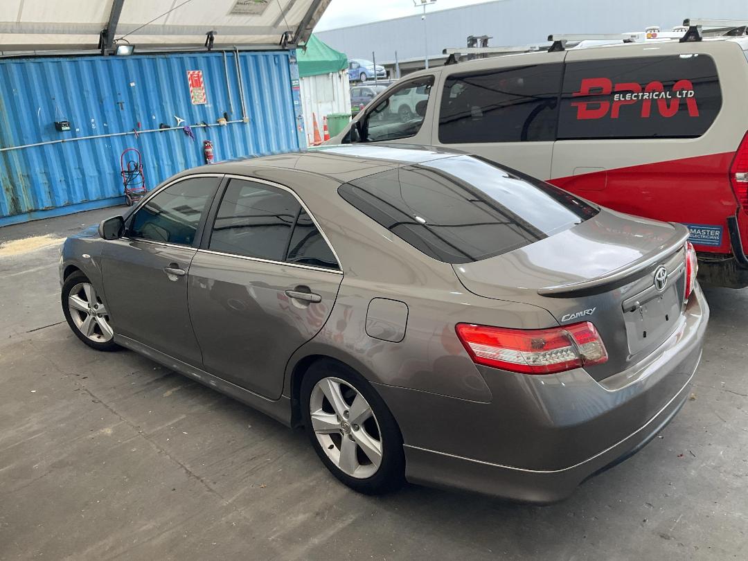 Photo '8' of Toyota Camry Sport