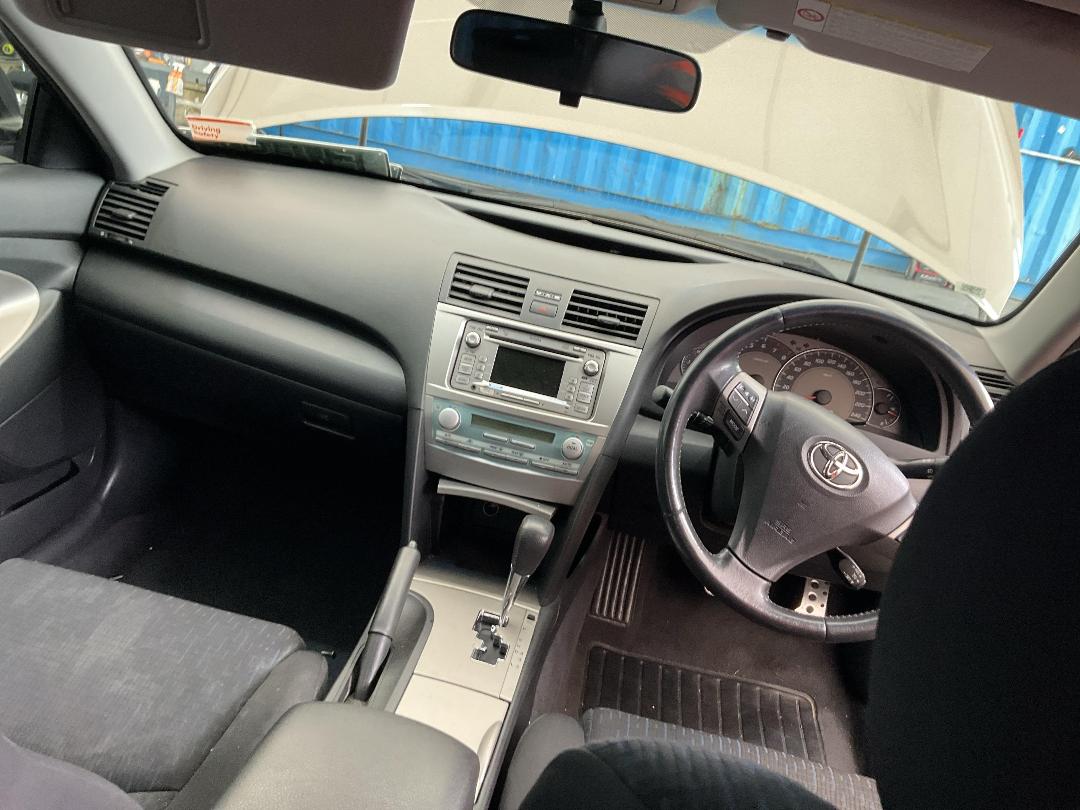 Photo '20' of Toyota Camry Sport