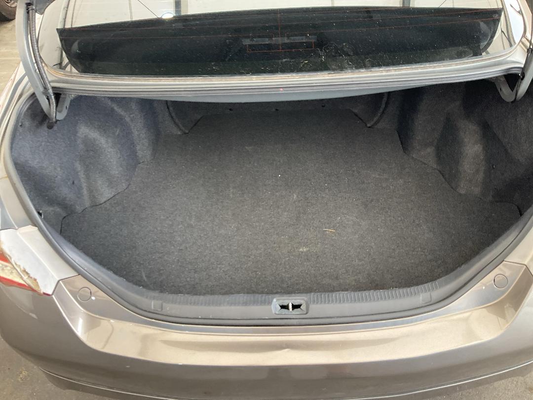 Photo '21' of Toyota Camry Sport