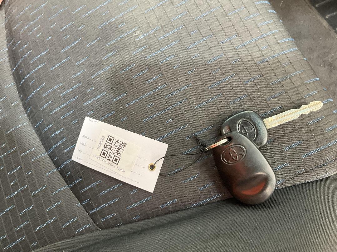 Photo '17' of Toyota Camry Sport